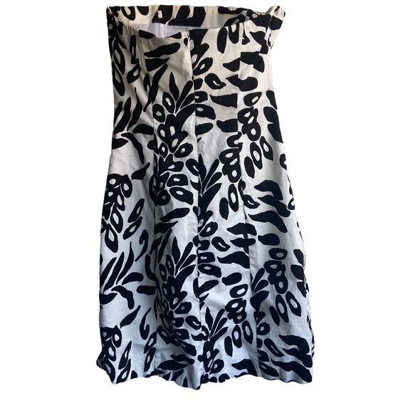 White House Black Market BW Strapless Dress | Floral Design | Fit and Flare - Picture 2 of 3